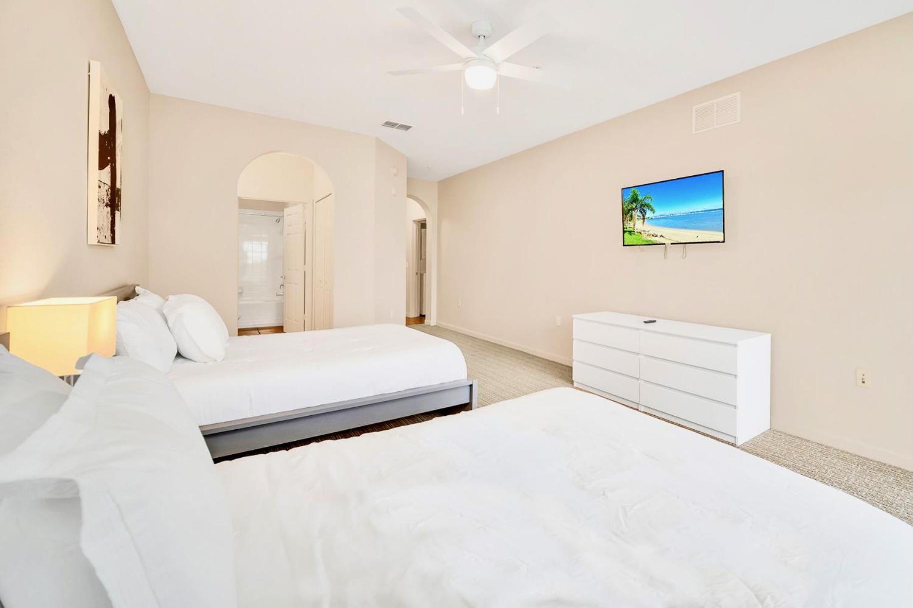 2Br Condo With Shared Pool & Hot Tub, Near Disney! ออร์ลันโด ภายนอก รูปภาพ